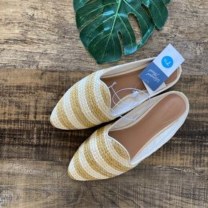 NWT universal thread flat shoes -mule